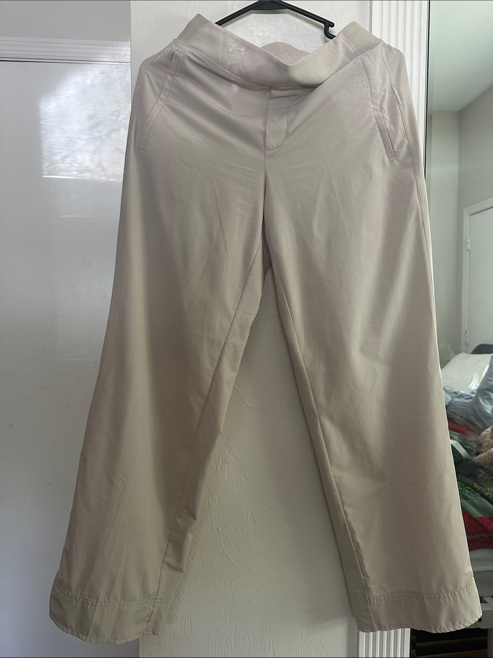 Athleta Wide-Leg Cropped Trousers in Light Beige